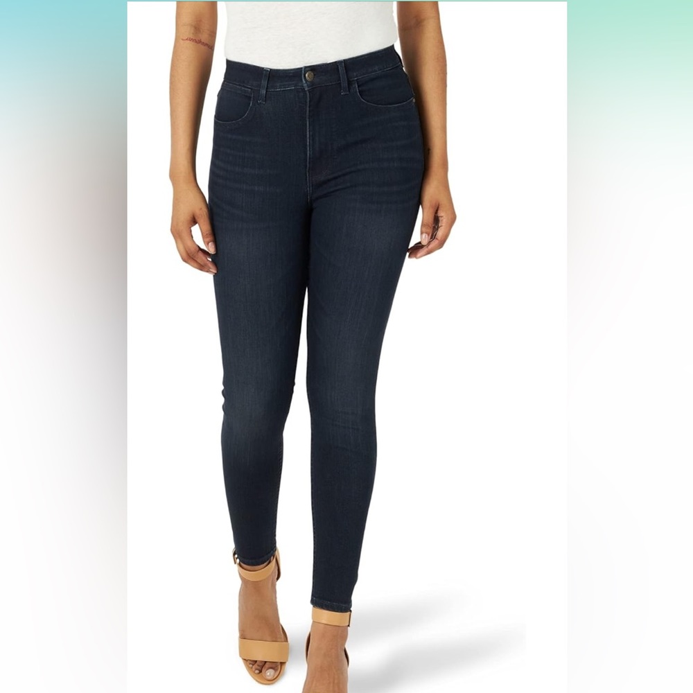 Wrangler Women's High Rise Unforgettable Skinny Jean in Coldspring